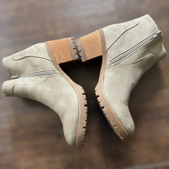 KORKS by Kork-Ease Esmelreda Ankle Boots • Size 9 • Women - Picture 3 of 14